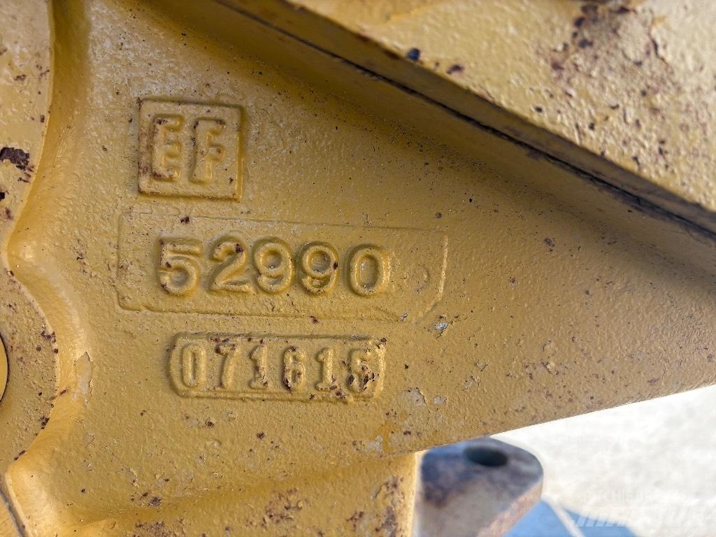 CAT D 6 T LGP VPAT Telaketjupuskutraktorit