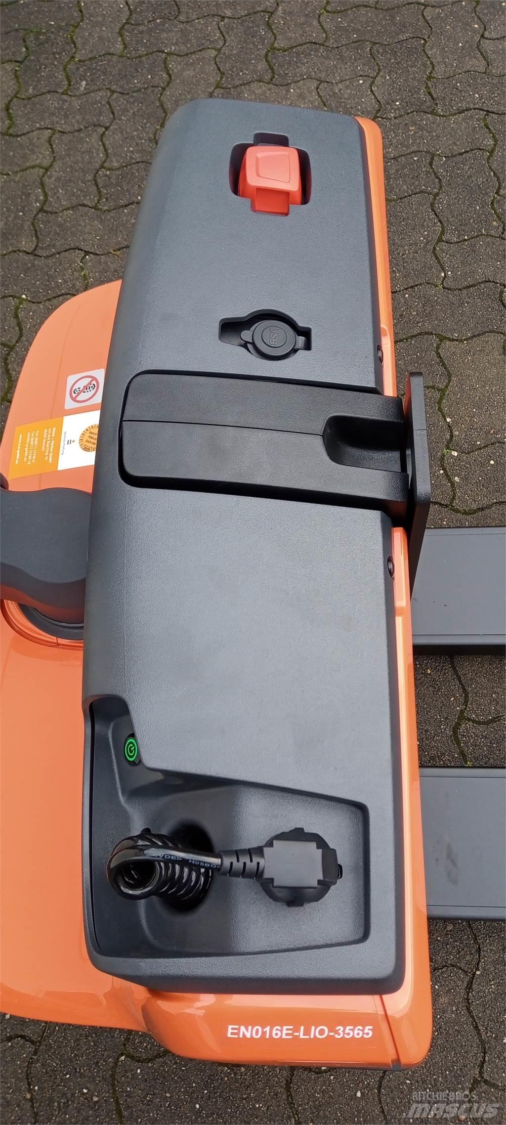 Toyota LWI 160 Lavansiirtotrukit