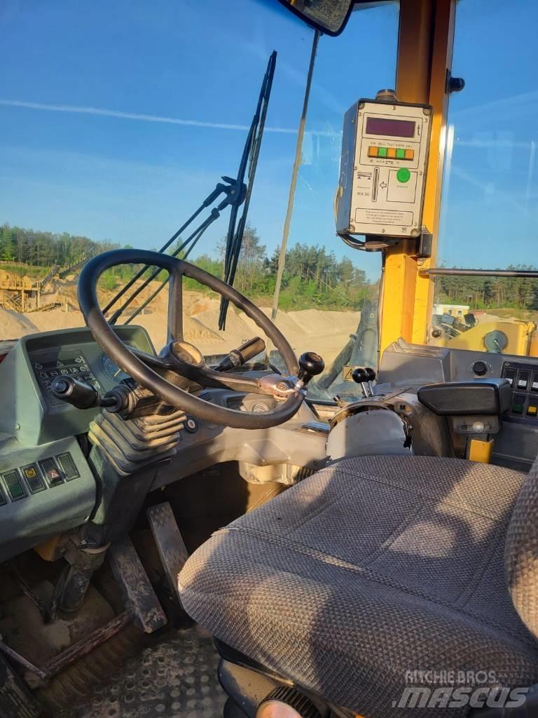 Volvo L180C Pyöräkuormaajat