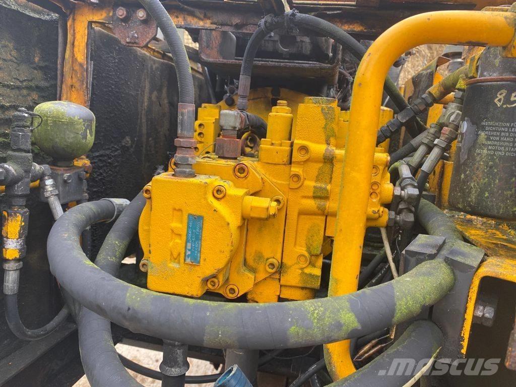 JCB JS 130 Telakaivukoneet