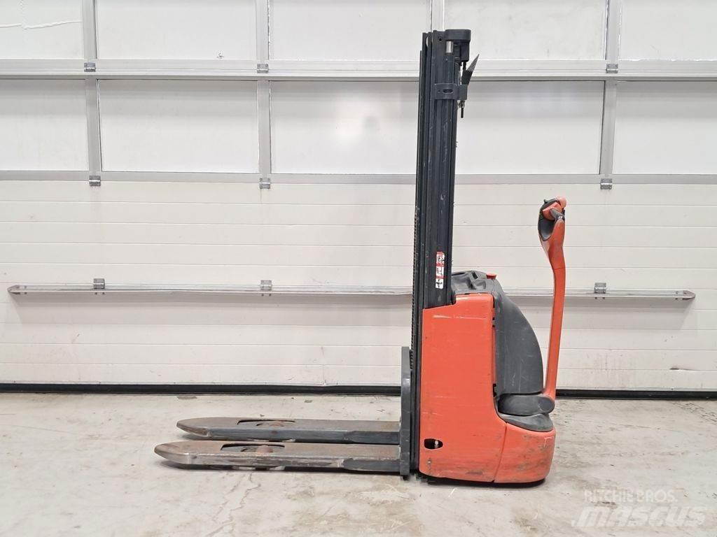 Linde L10 Käyden ajettavat pinoamistrukit