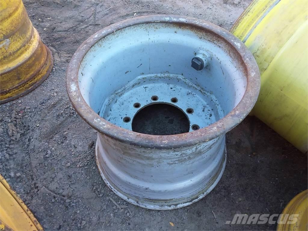 Valmet 890 20x26,5 Renkaat ja vanteet