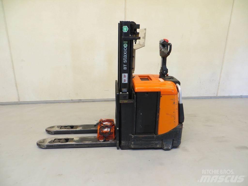 BT SPE125 Ajettavat pinoamisvaunut