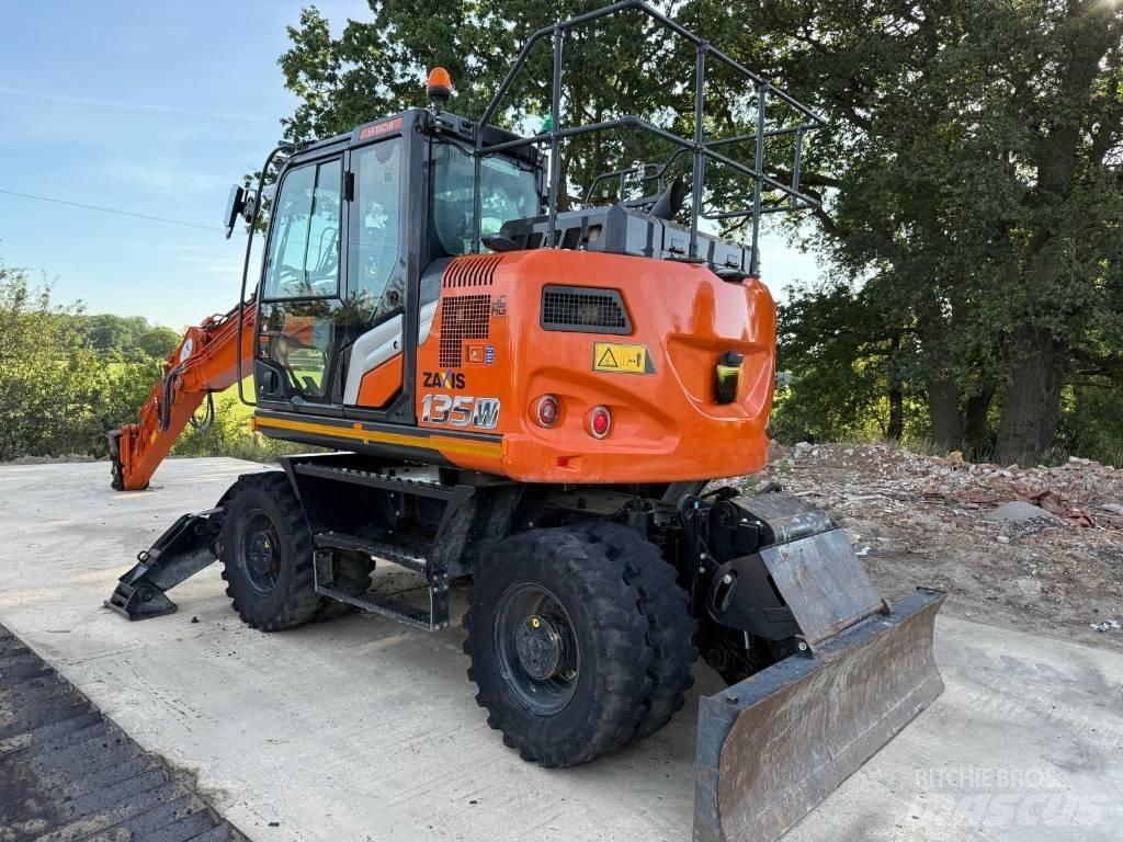Hitachi ZX 135 W-7 Pyöräkaivukoneet