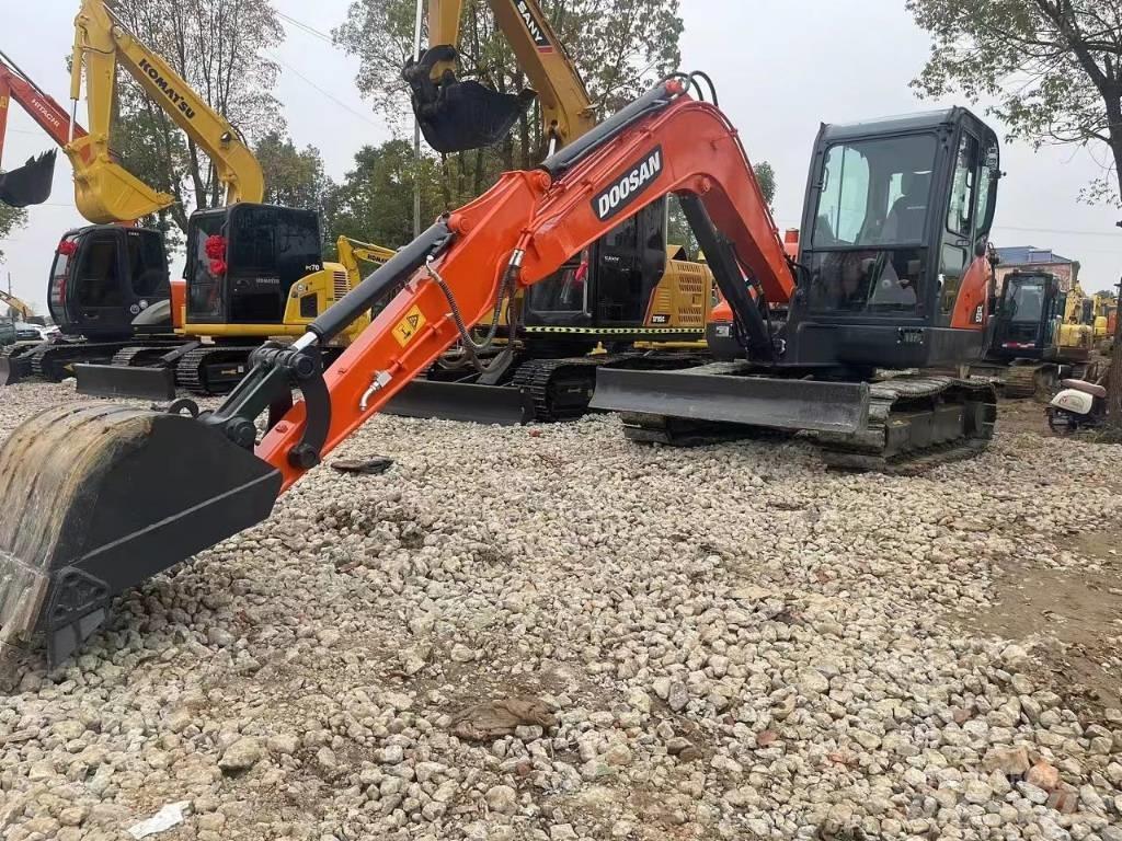 Doosan DX60 Minikaivukoneet < 7t