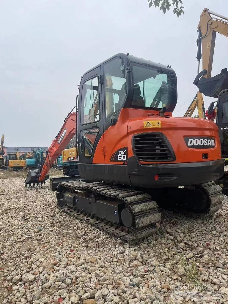 Doosan DX60 Minikaivukoneet < 7t
