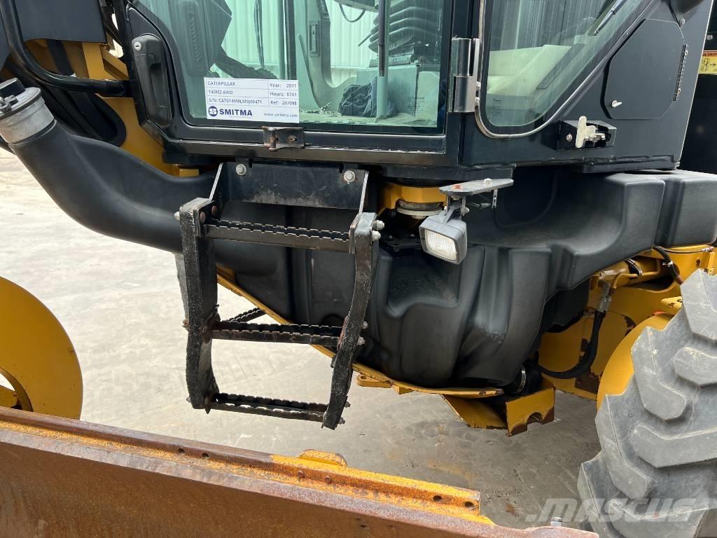CAT 140M2 AWD Tiehöylät