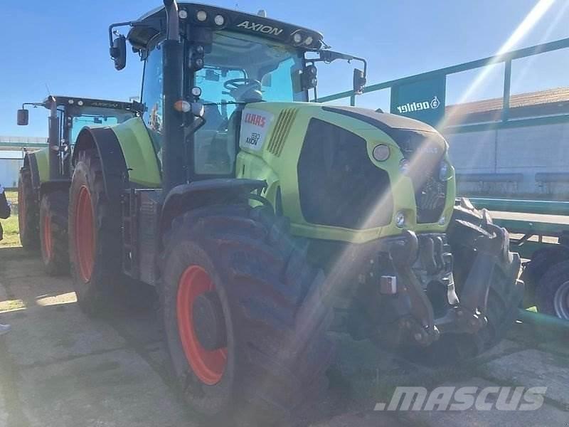 CLAAS Axion 830 Traktorit