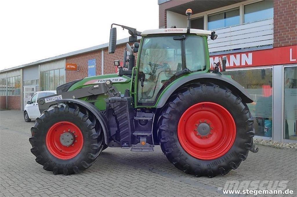 Fendt 718 vario s4 Traktorit