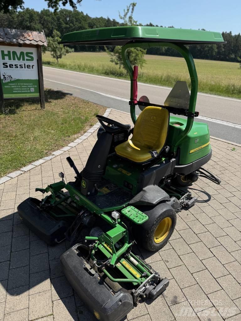 John Deere 2500 E Greenikoneet