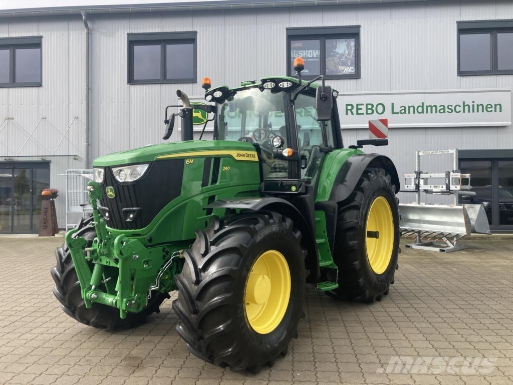 John Deere 6M240 Traktorit