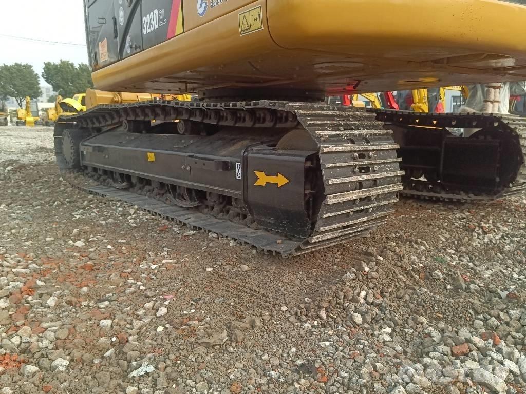 CAT 323 D Telakaivukoneet