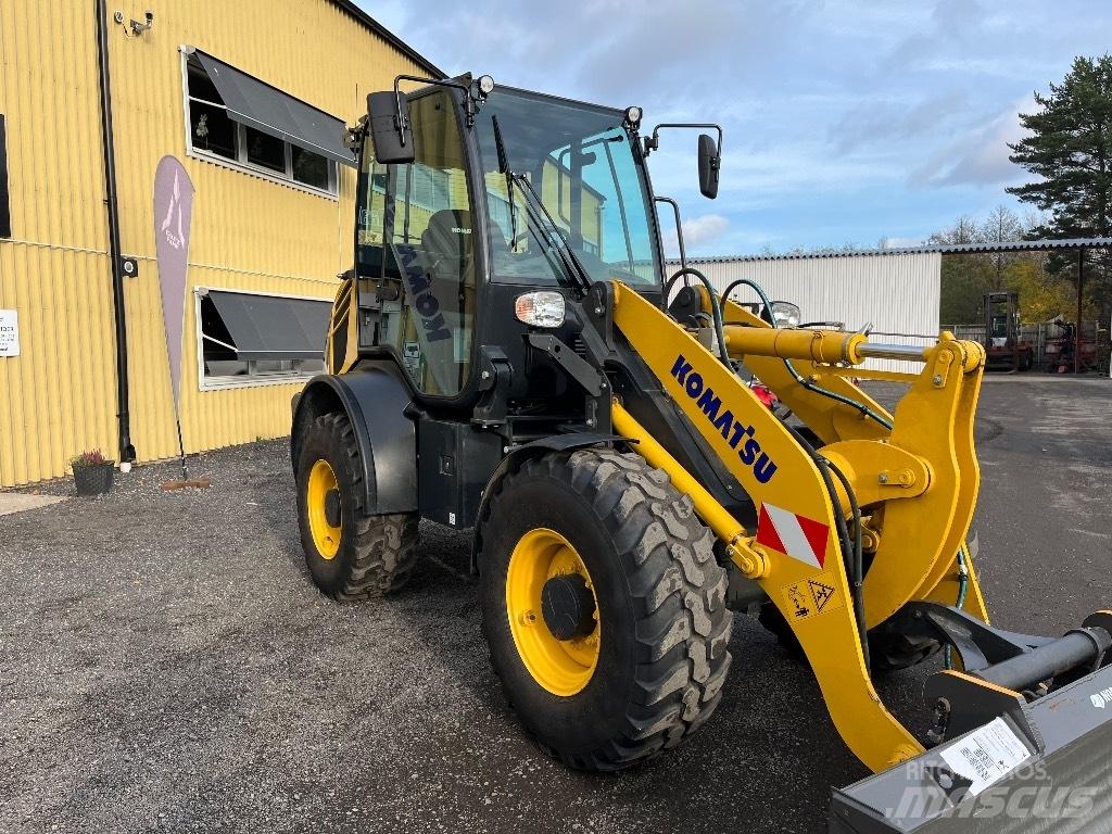 Komatsu WA80M-8 Pyöräkuormaajat