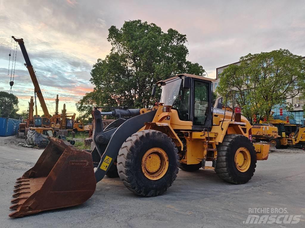 Volvo L 120 Pyöräkuormaajat
