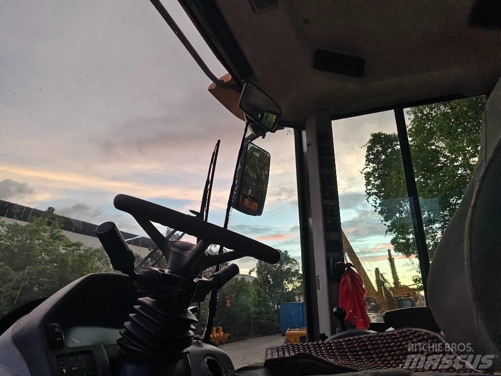 Volvo L 120 Pyöräkuormaajat