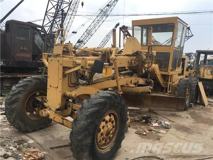 Komatsu GD 623 A Tiehöylät