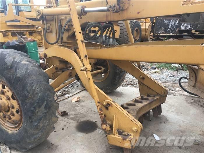 Komatsu GD 623 A Tiehöylät