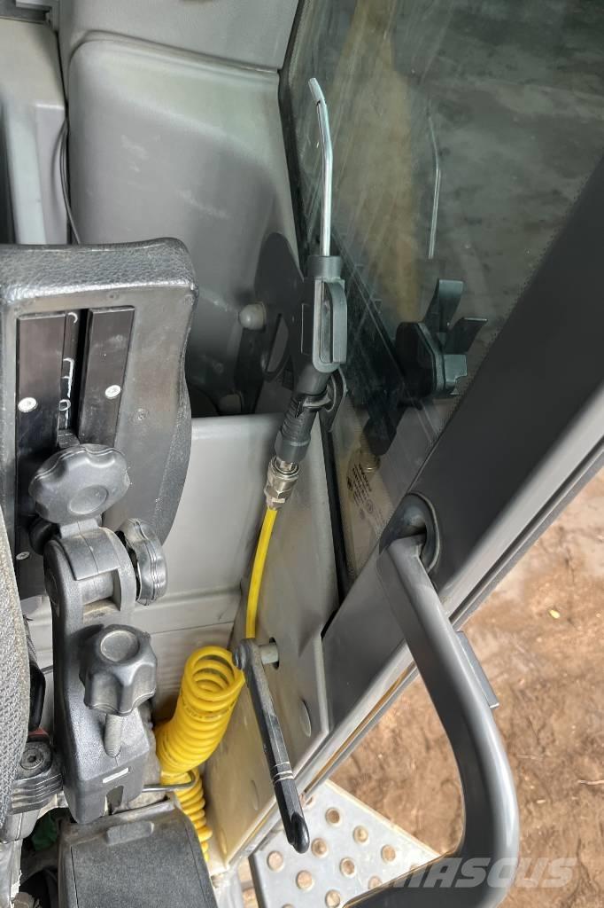 Volvo EC 300 EL Telakaivukoneet