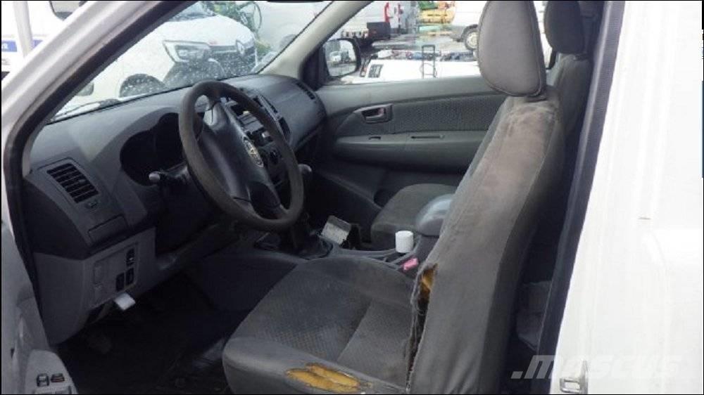 Toyota Hilux Lava-autot
