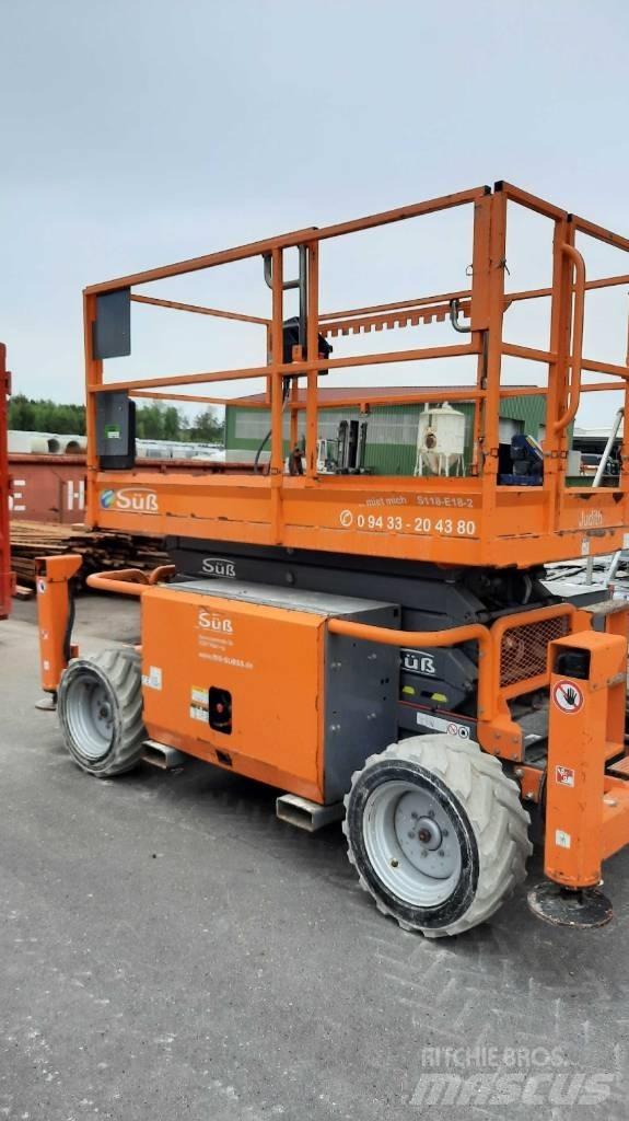 SkyJack SJ 6832 RTE Saksilavat