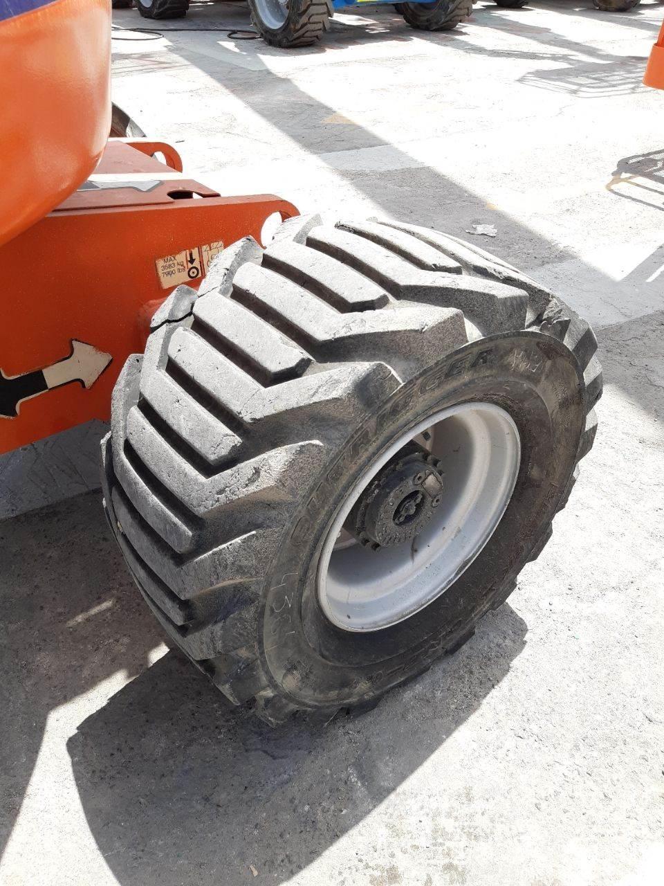 JLG 450AJ Kuukulkijat
