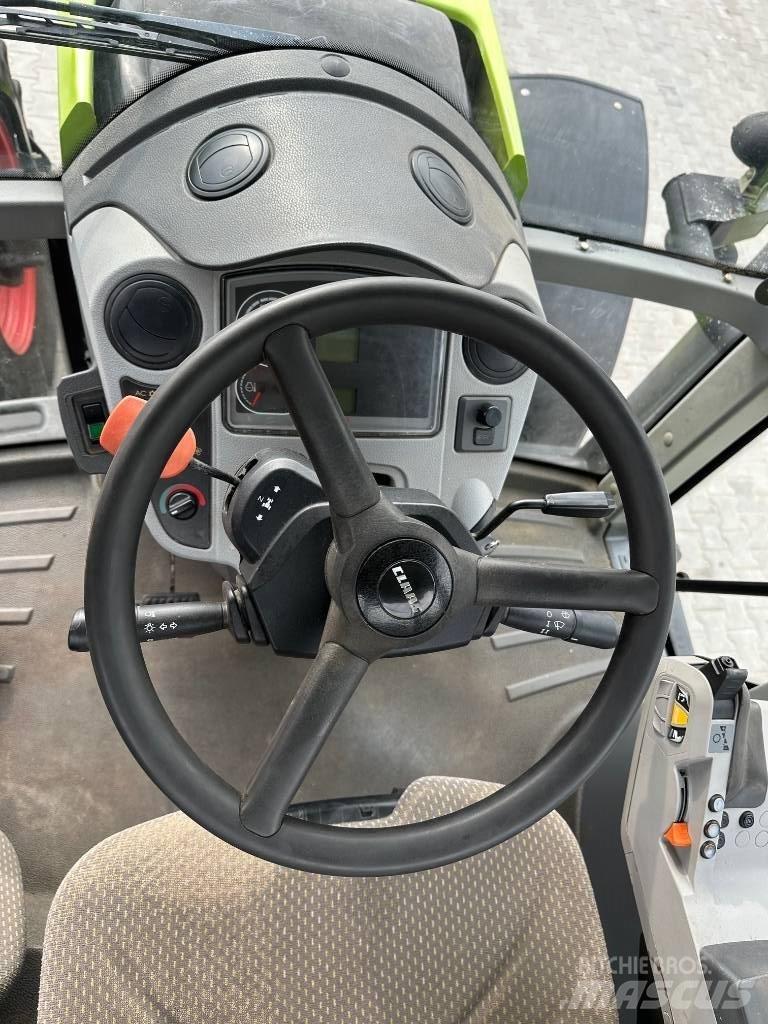 CLAAS Axion 810 Traktorit
