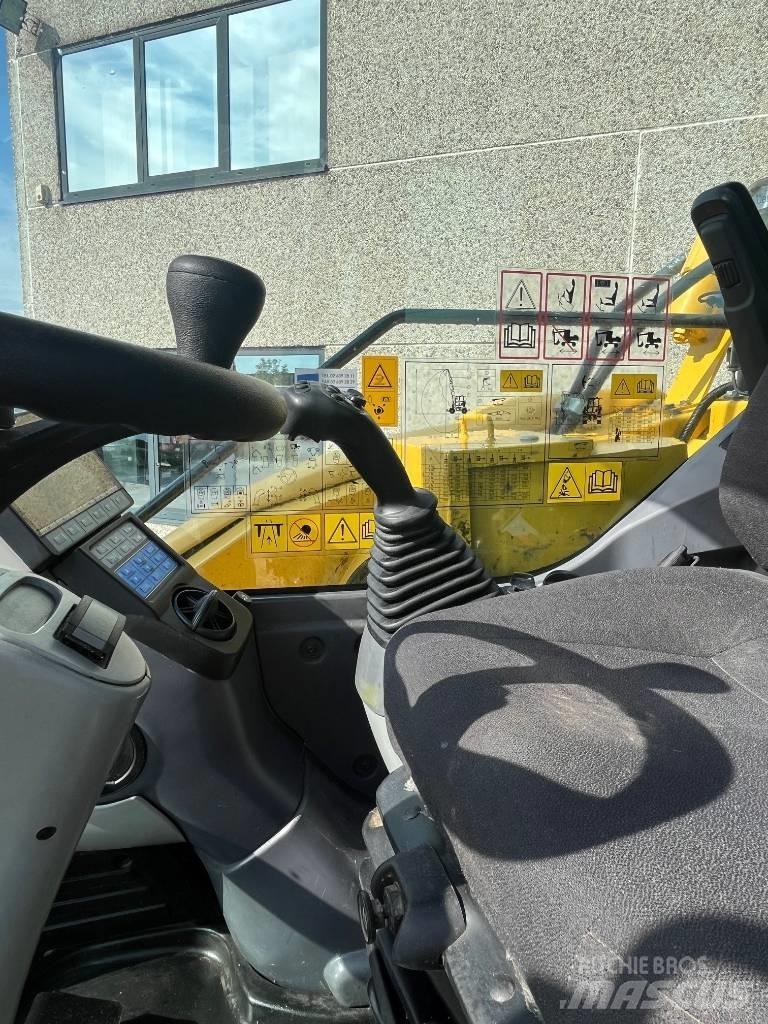 Komatsu PW98MR-10 Pyöräkaivukoneet