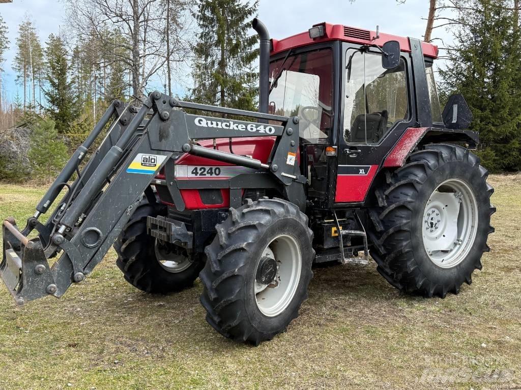 Case IH 4240 Traktorit