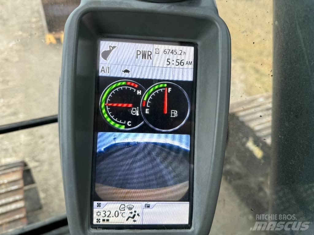DEERE 210G LC Telakaivukoneet