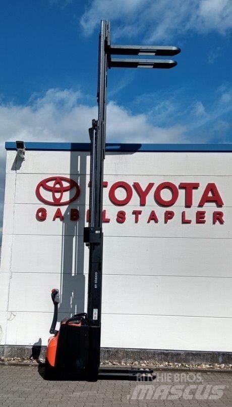 Toyota BT SWE145L Käyden ajettavat pinoamistrukit