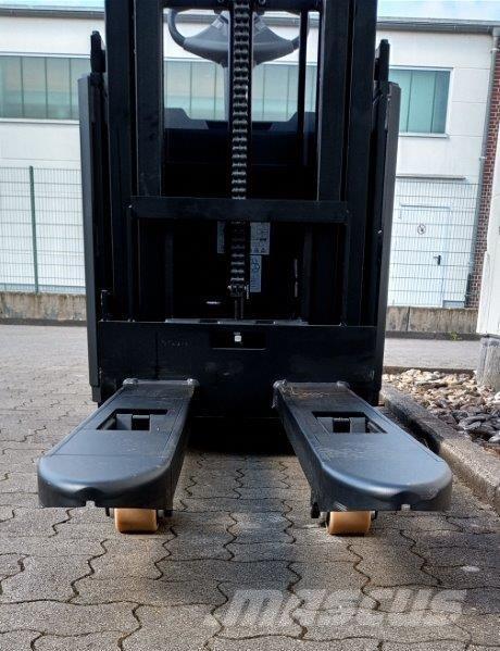 Toyota BT SWE145L Ajettavat pinoamisvaunut