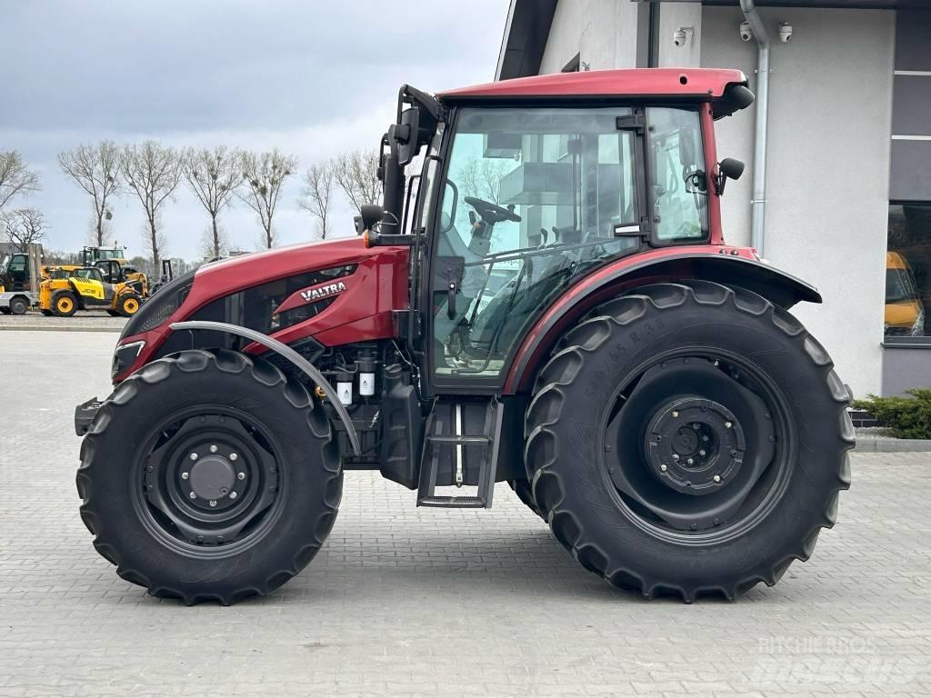 Valtra A 104 Traktorit