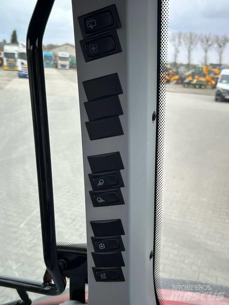 Valtra A 104 Traktorit