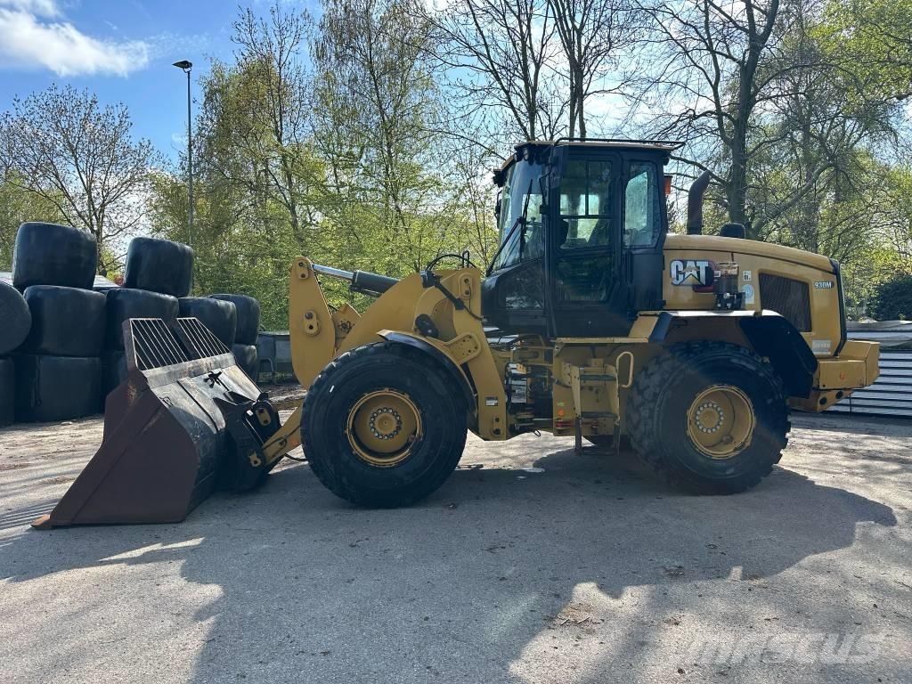 CAT 930M new tires! Pyöräkuormaajat