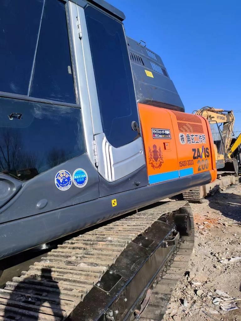 Hitachi ZX 200 Telakaivukoneet