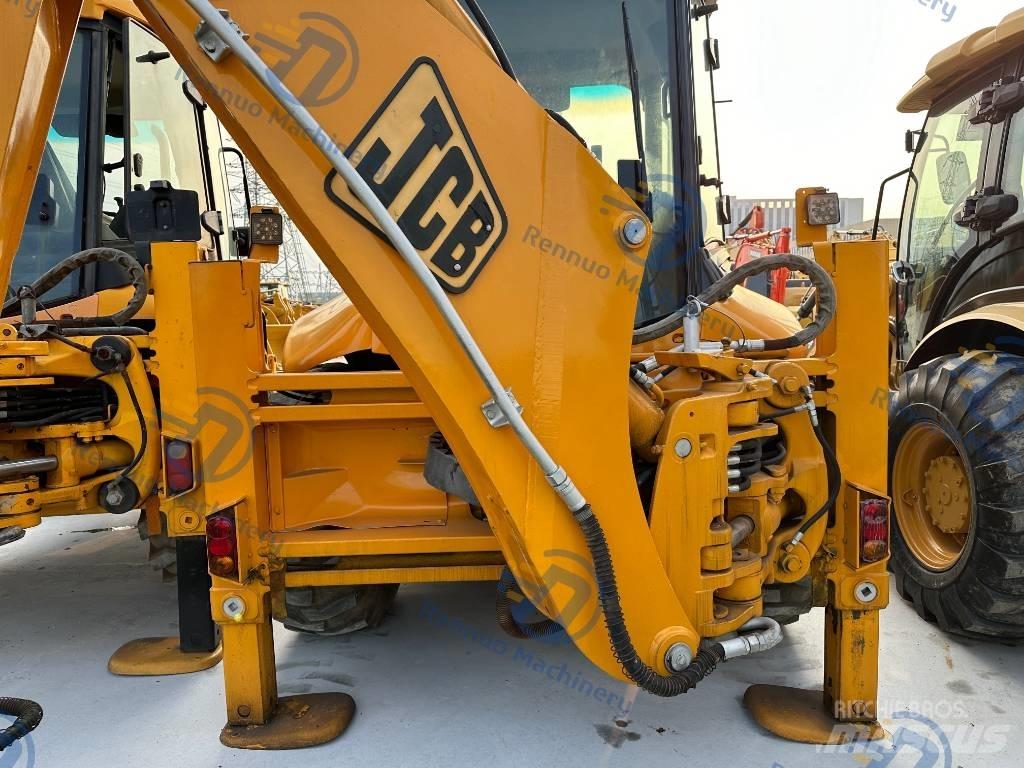 JCB 4 CX Kaivurikuormaajat