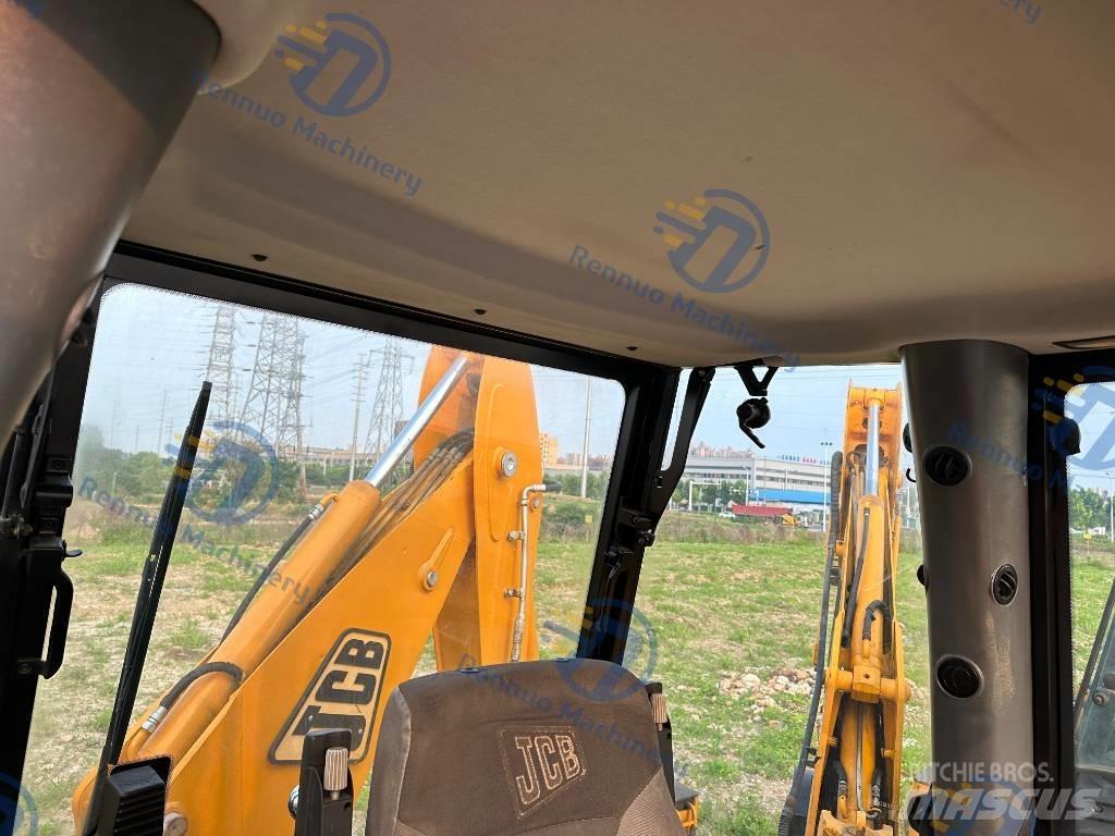 JCB 4 CX Kaivurikuormaajat