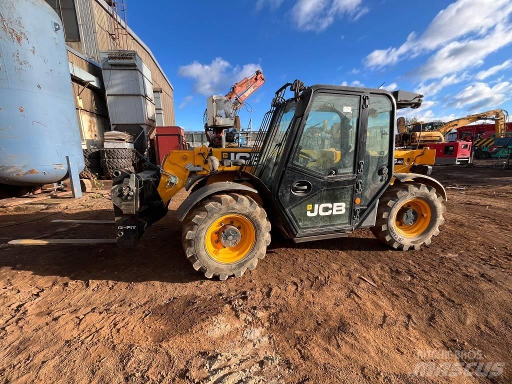 JCB 525-60 Agri plus Kurottajat