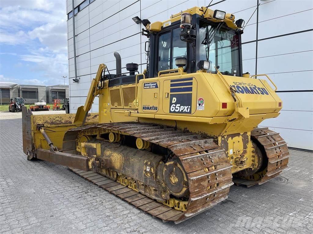 Komatsu D65PXI-18 Telaketjupuskutraktorit