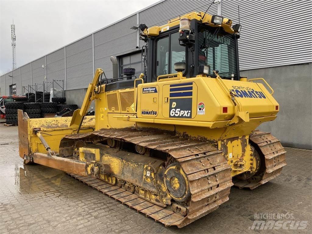 Komatsu D65PXI-18 Telaketjupuskutraktorit