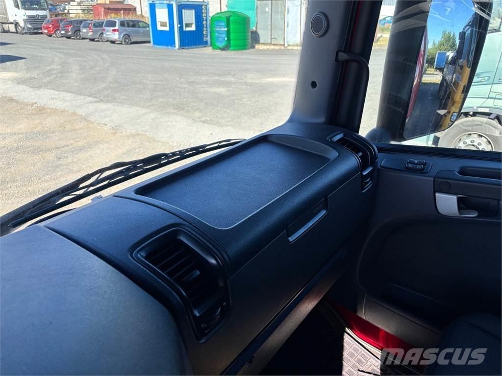 Scania R 490 Vetopöytäautot