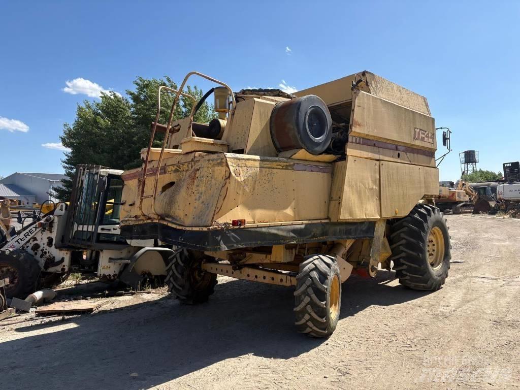 New Holland TF 42 Leikkuupuimurit