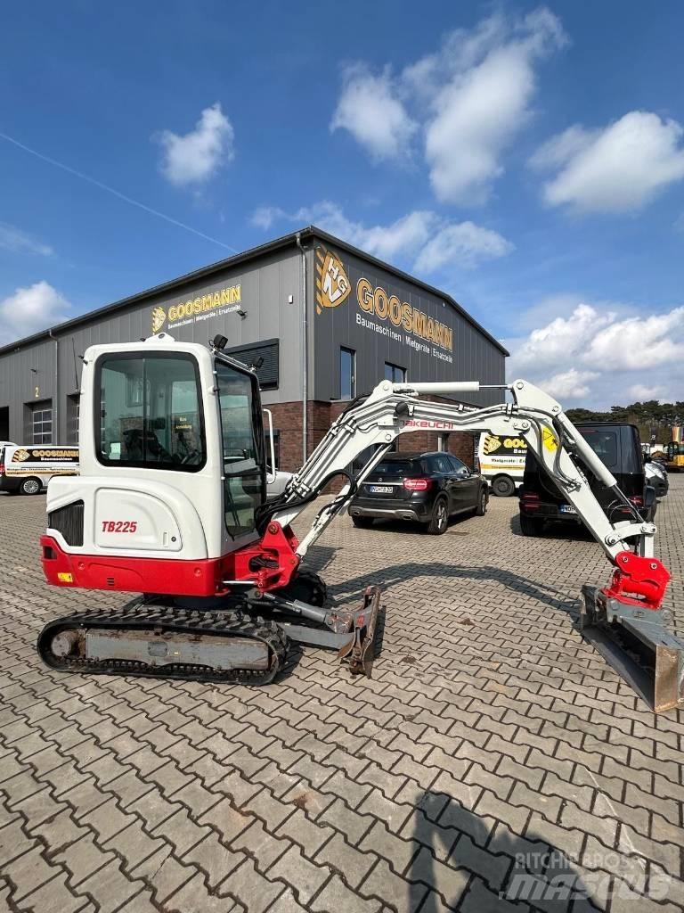 Takeuchi TB 225 Minikaivukoneet < 7t