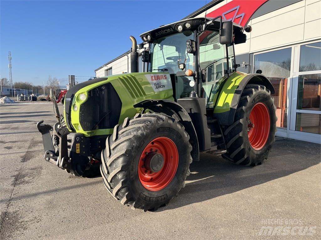 CLAAS Arion 640 Traktorit