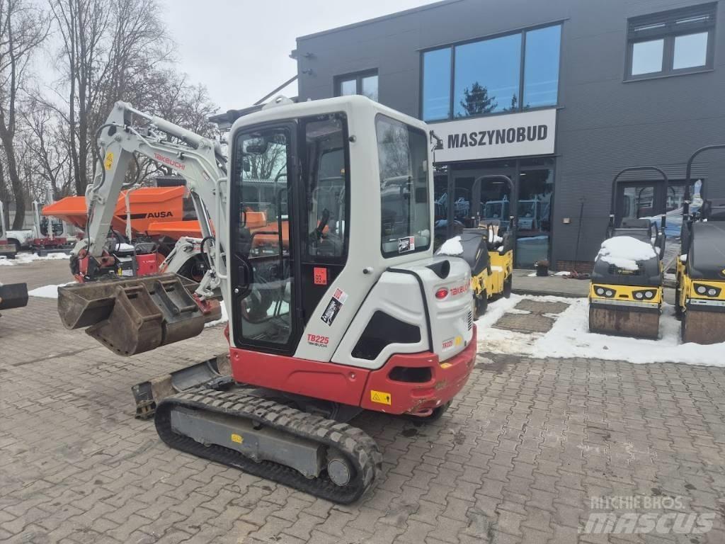 Takeuchi TB 225 Minikaivukoneet < 7t