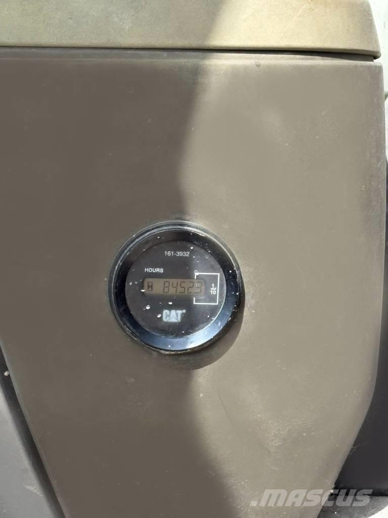 CAT 320 D L Telakaivukoneet