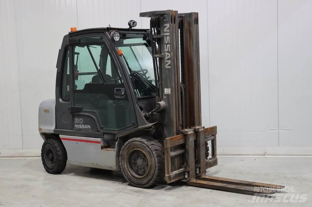 Nissan FGD02A30Q Dieseltrukit
