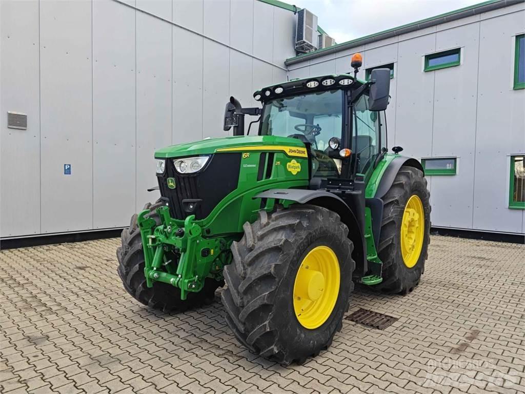 John Deere 6R 215 Traktorit