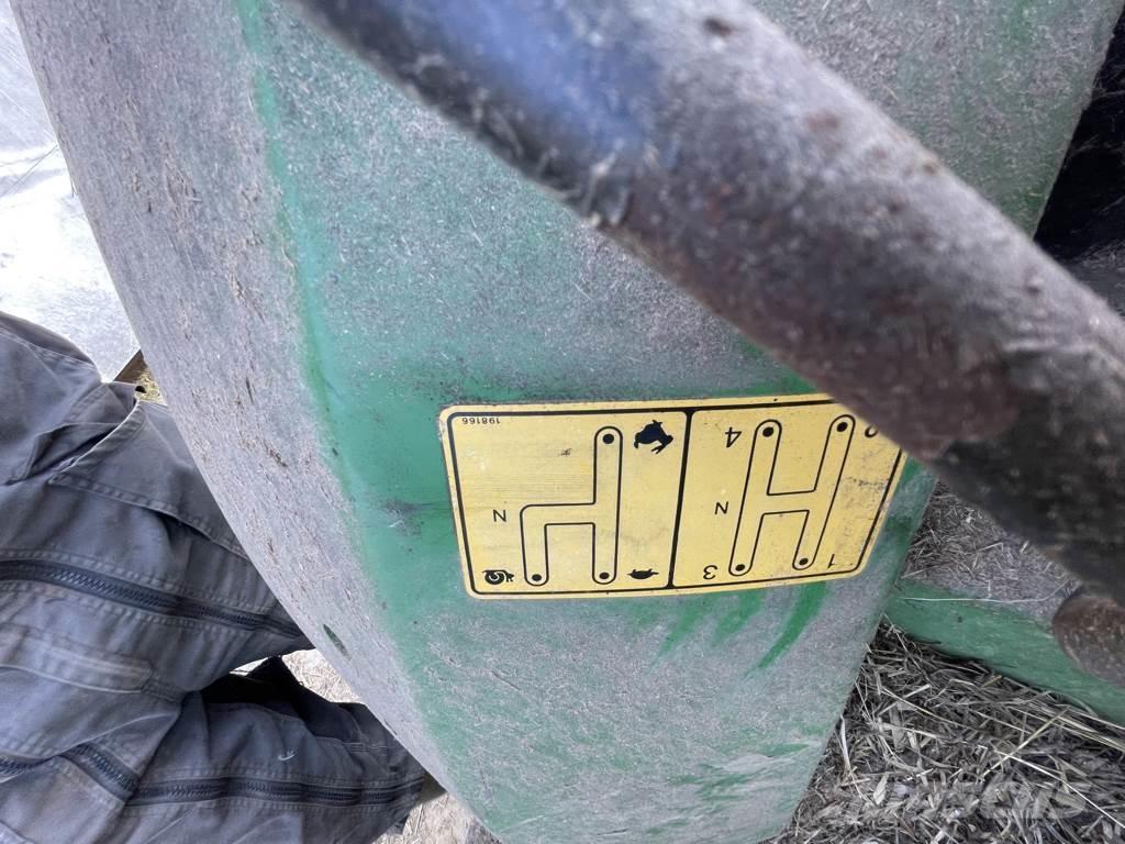John Deere 5215 Traktorit