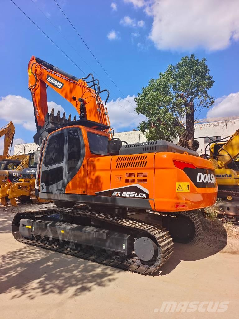 Doosan DX 225 LCA Telakaivukoneet